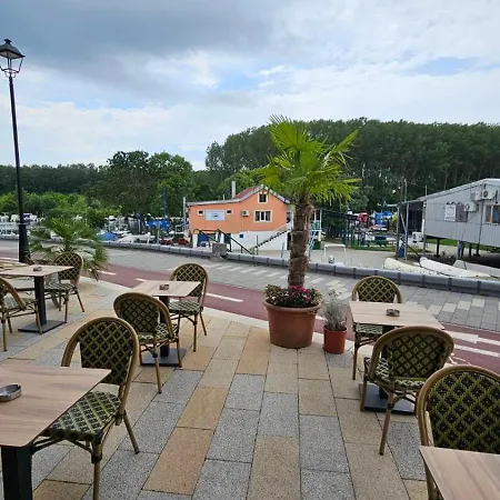 ホテル Soul River E Cucina Pančevo